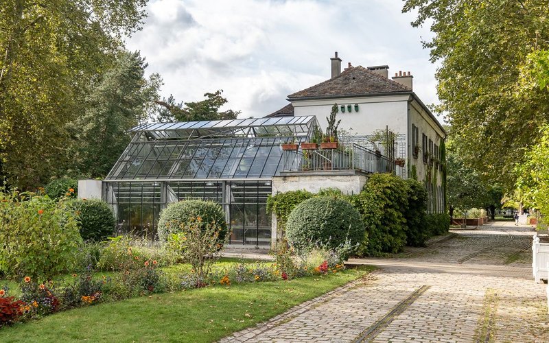 Visite de la serre de la Maison du jardinage et du compostage