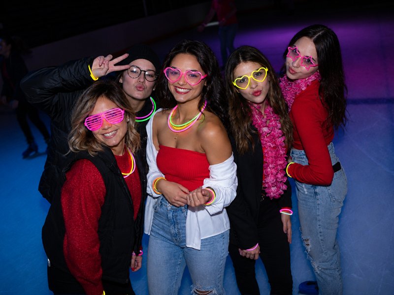 Soirée fluo sur la glace