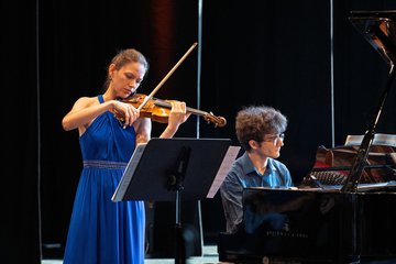 De l'écriture classique à celle d'aujourd'hui Elise Bertrand, violon et Gaspard Thomas, piano
