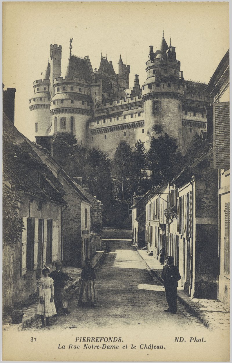 La carte postale au regard des monuments [titre provisoire]