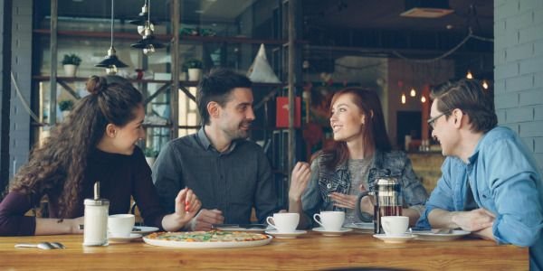 Kafé kozé en anglais