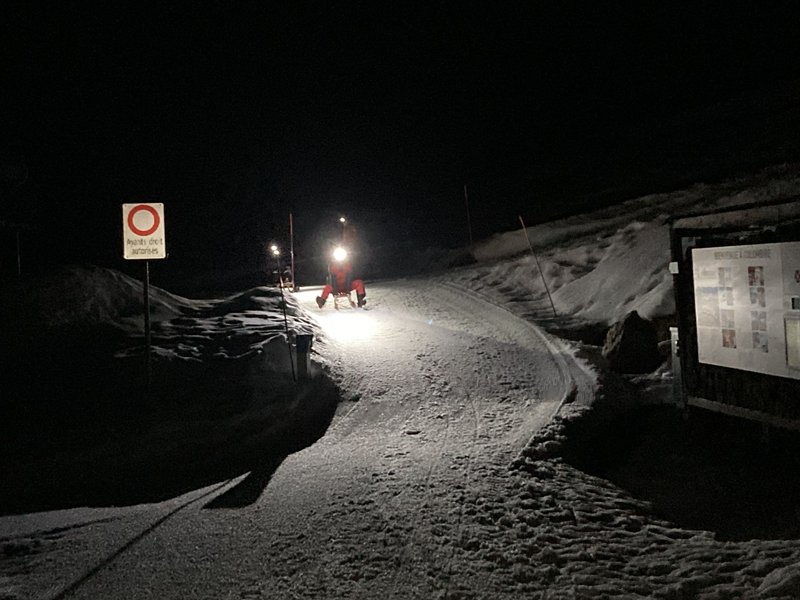 Sortie nocturne en raquettes et luge avec repas et visite des Mayens