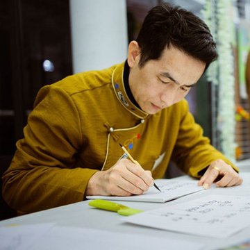 La calligraphie tibétaine avec Tenzin Phentok