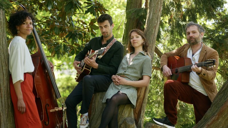 ELISA CHANTE JEANNE