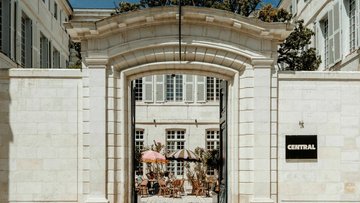 Central La Rochelle