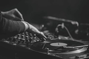 DJ SET