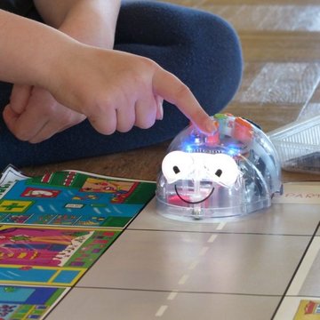 Les Rencontres du Numérique : Découverte du robot "Bee-Bot"