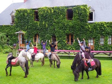 la Chaumière aux Poneys