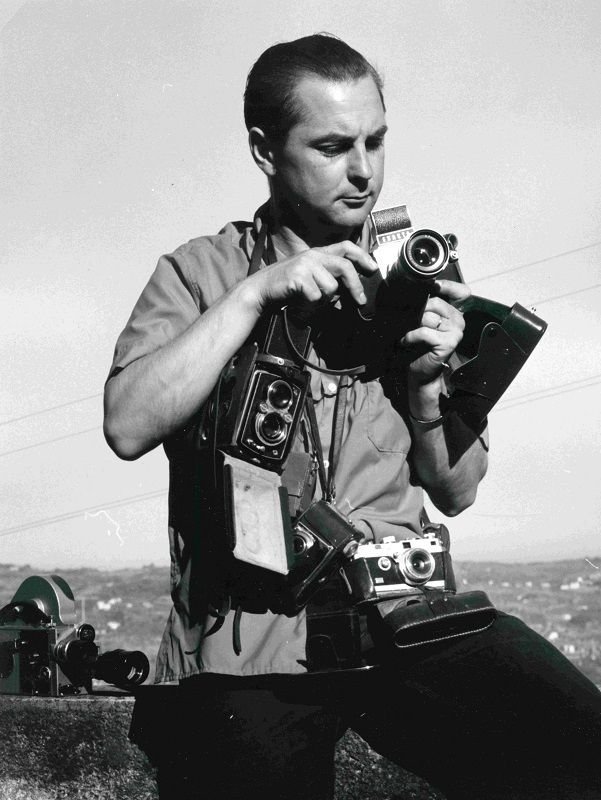 Exposition Photo de famille : quand les appareils racontent l’histoire photographique - Roger BELLONE