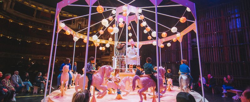 Carrousel | Anna Bernreitner