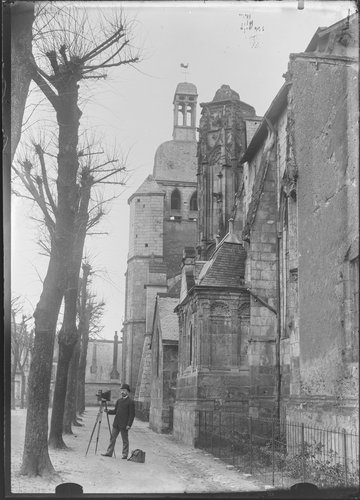 Enquêtes de photographes en archives et en musée