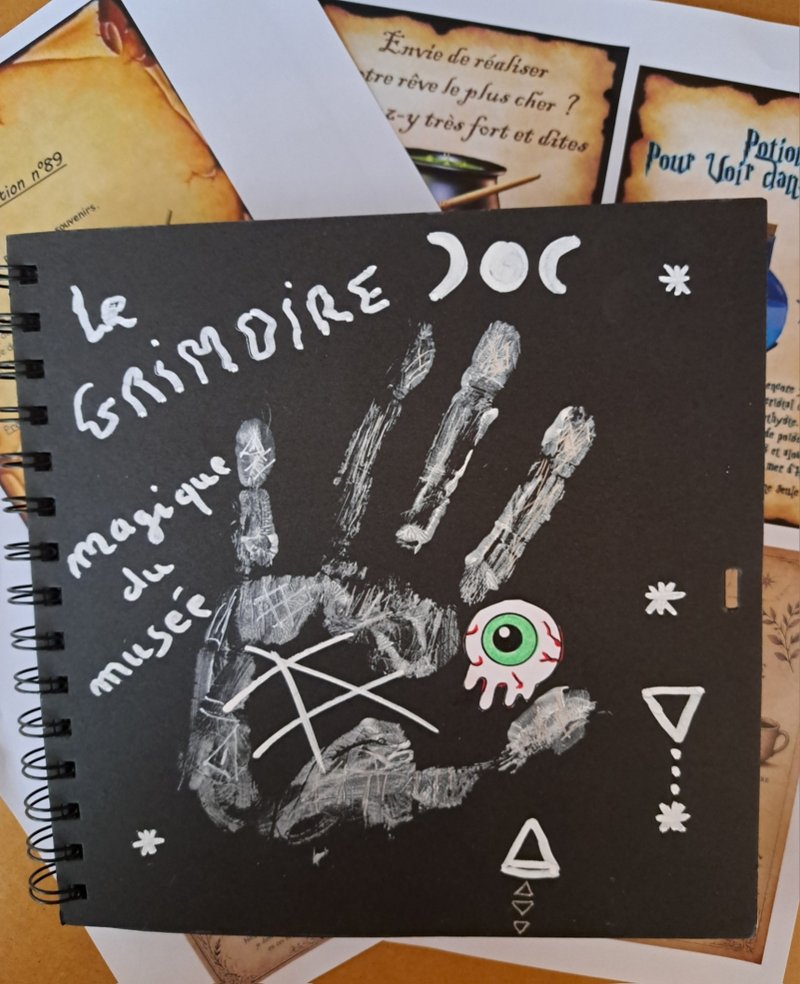 Boo ! Un grimoire de sorcier !