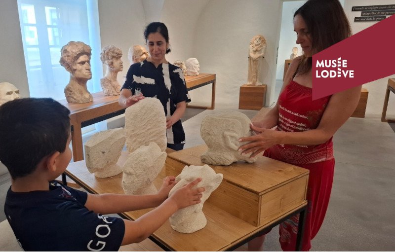 VISITE MULTISENSORIELLE : LA SCULPTURE AU BOUT DES DOIGTS
