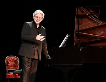 BACH OU L’INFINI AU BOUT DES DOIGTS