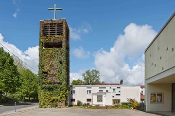 Église Saint-Pie-X
Un centre paroissial dans le quartier LIP