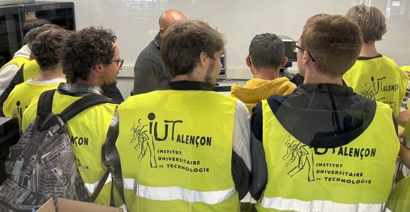 L'IUT  d'Alençon  visite ASTEELFLASH