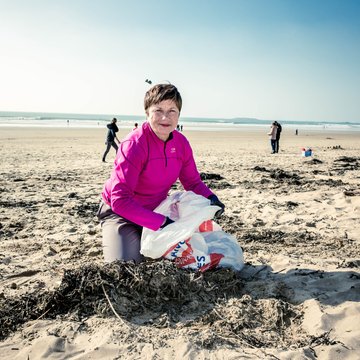 Nettoyage de la plage du Loch à Guidel