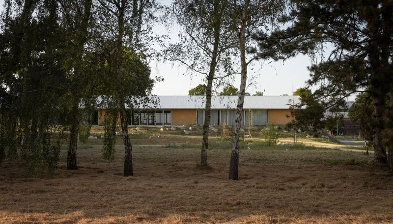 Extension et transformation d’un ancien laboratoire en foyer étudiant par BRA