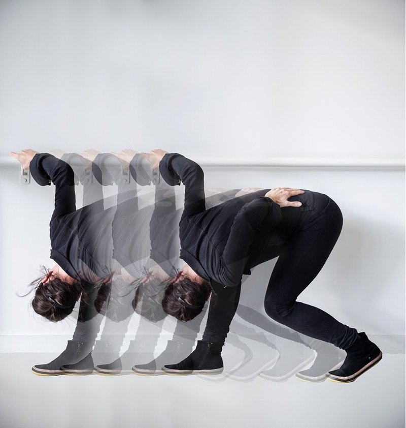 Visite à deux voix | Exposition « Les mouvements familiers d’une danse inconnue »