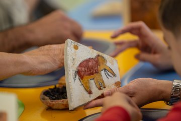 Initiation à l'art pariétal au Préhisto Dino Parc