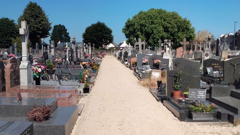 Nettoyage du cimetière