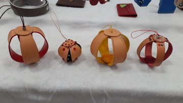 Démonstration de fabrication d’objets en cuir