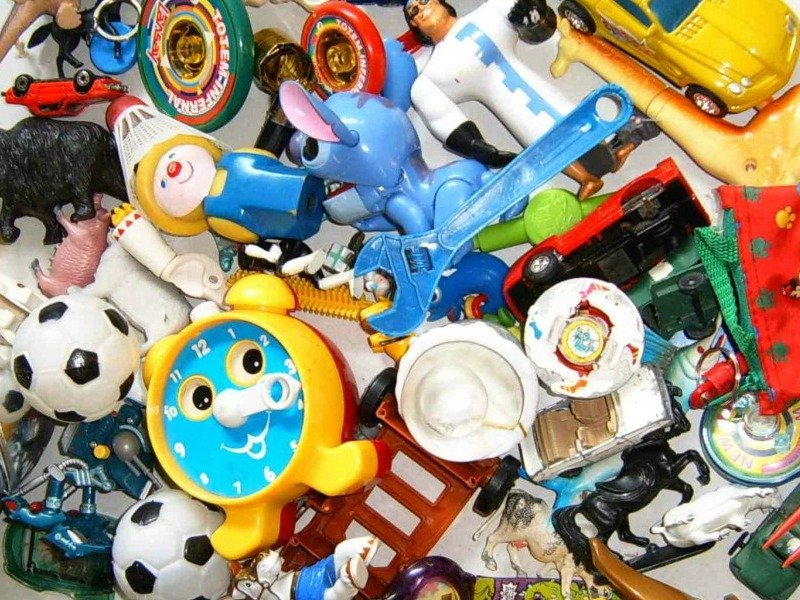 Vente de vêtements et de jouets