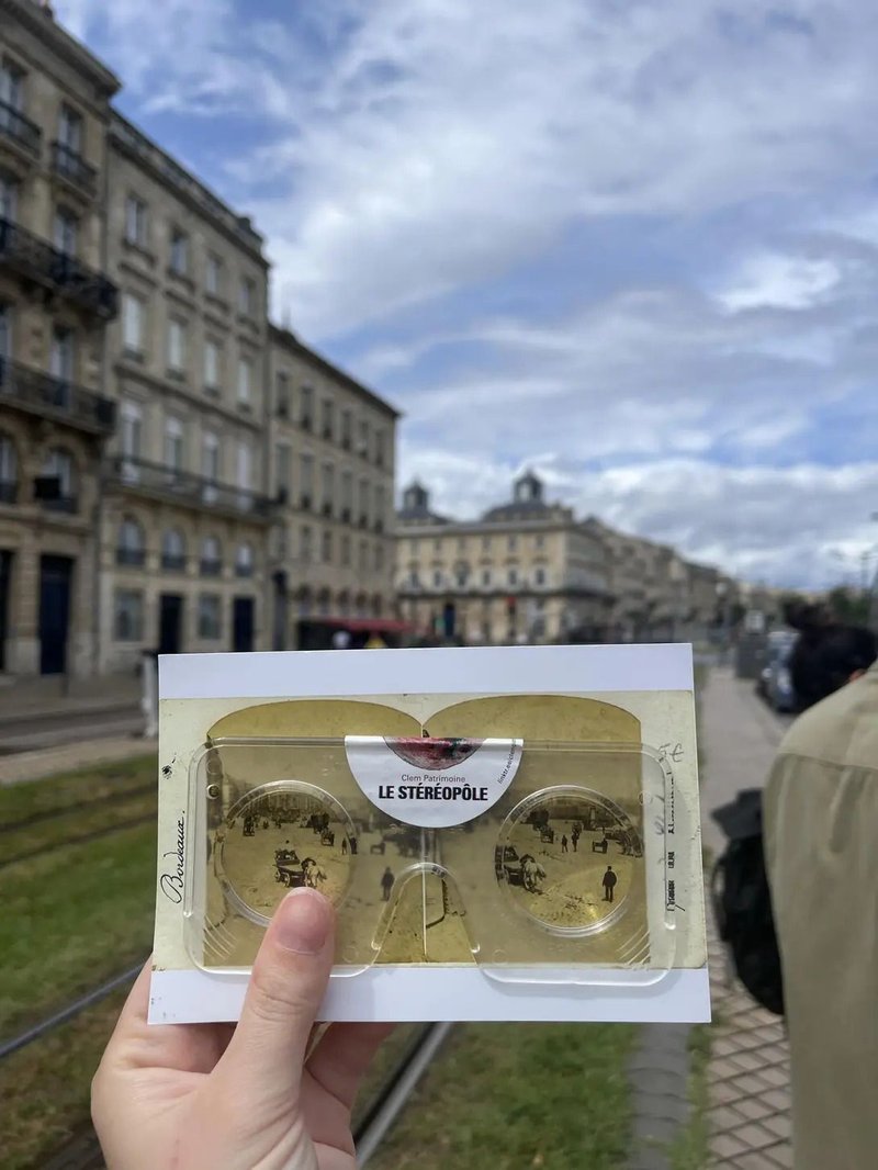 Bordeaux passé-présent : voyage dans le port de la Lune