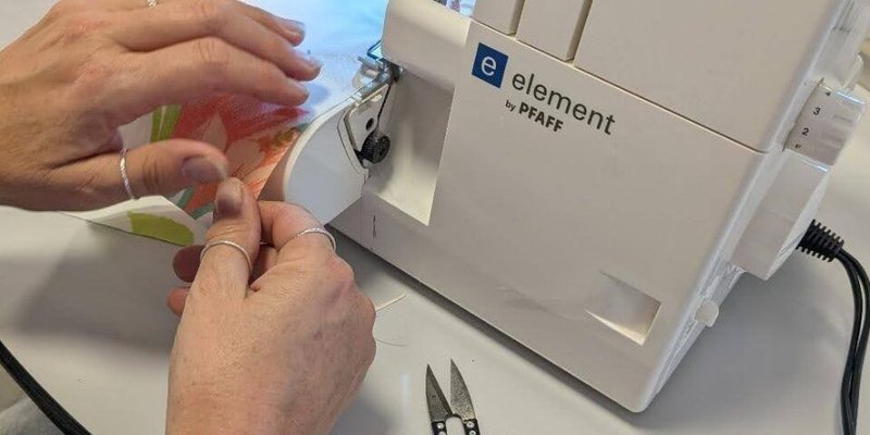 Couture : Apprendre à utiliser sa surjeteuse
