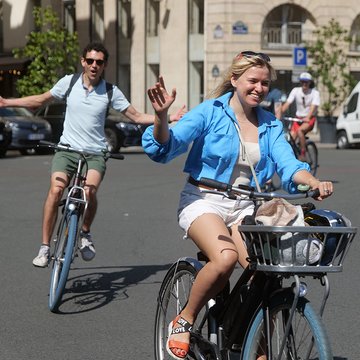 Explore Paris à vélo avec Rentabike Paris ! 🚴‍♂️
