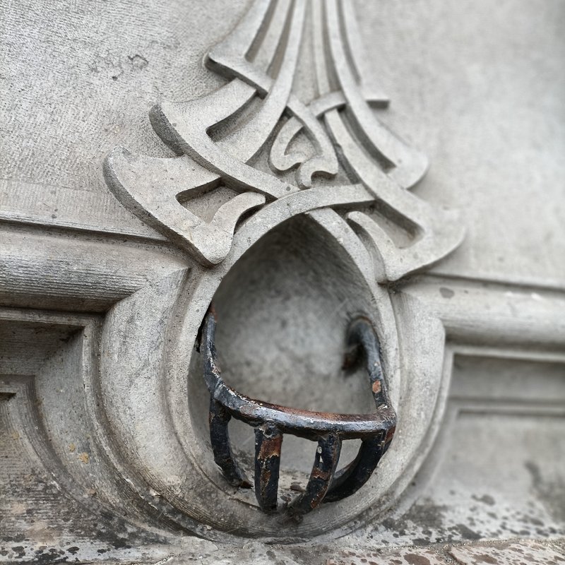 Guided Tour : Art Nouveau, from the Spring to the Ponds.