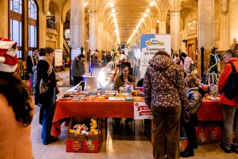 Marché de Noël local et durable : Mairie Christmas